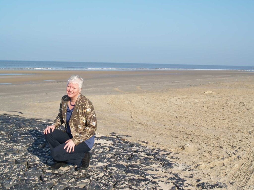 Margrete Stoute-Boots uitvaartspreker Al-licht-5 op het strand